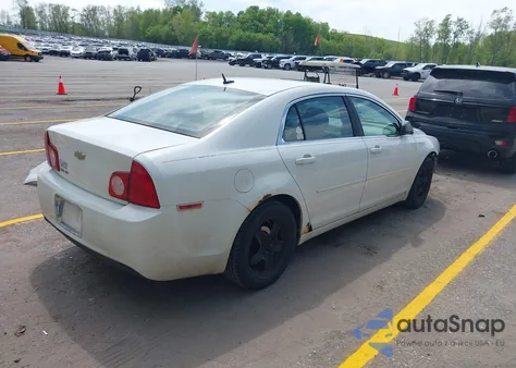 2010 Chevrolet Malibu Ls z USA, uszkodzony, nr VIN 1G1ZB5EB7AF110771